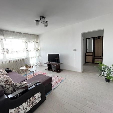 Elite Apartment Targoviste Eksteriør bilde