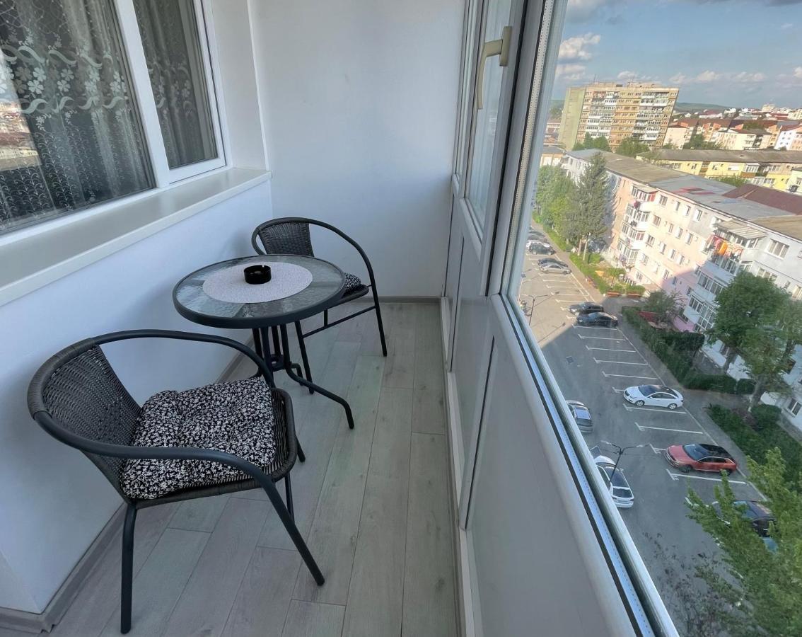 Elite Apartment Targoviste Eksteriør bilde
