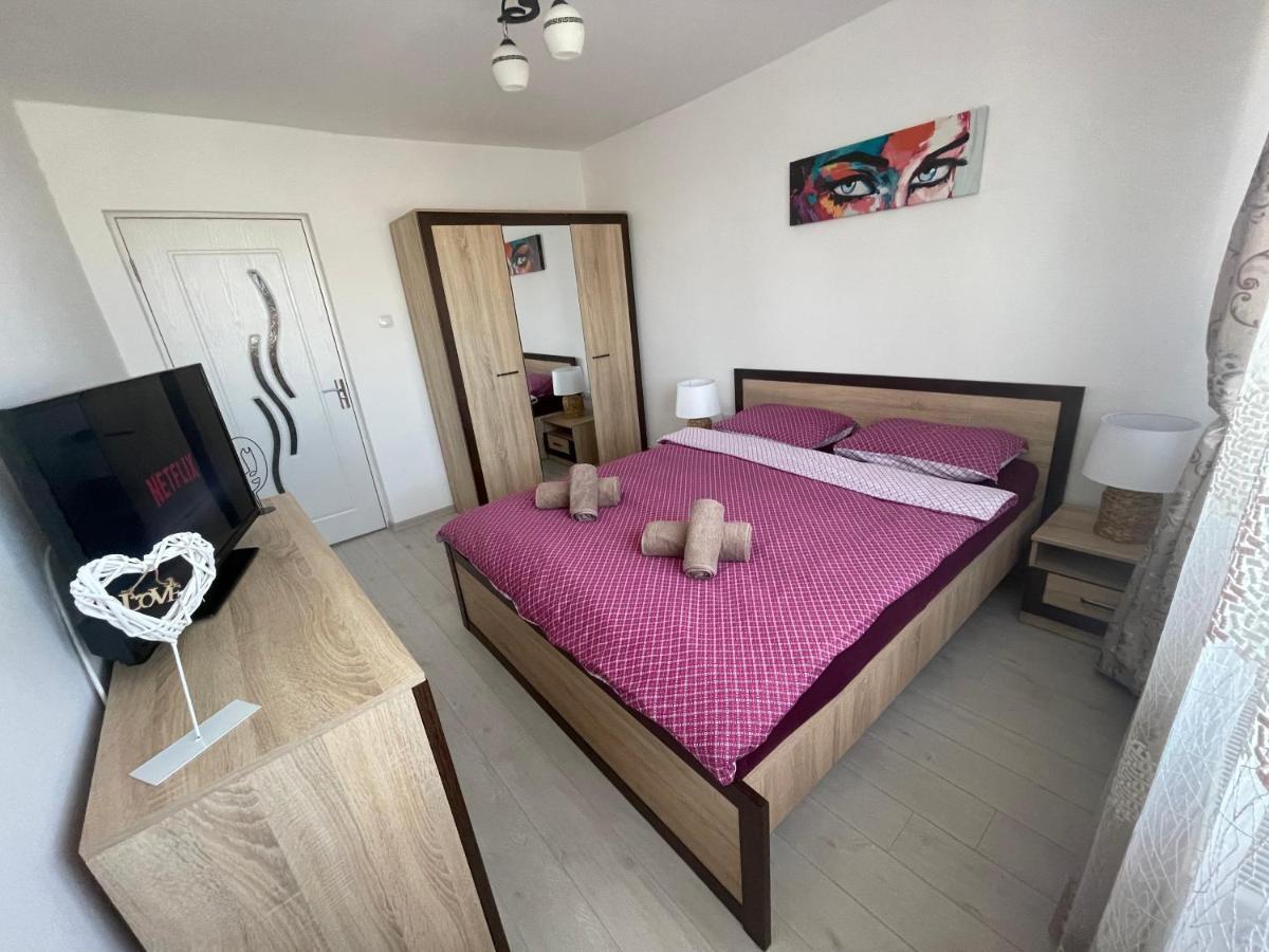 Elite Apartment Targoviste Eksteriør bilde