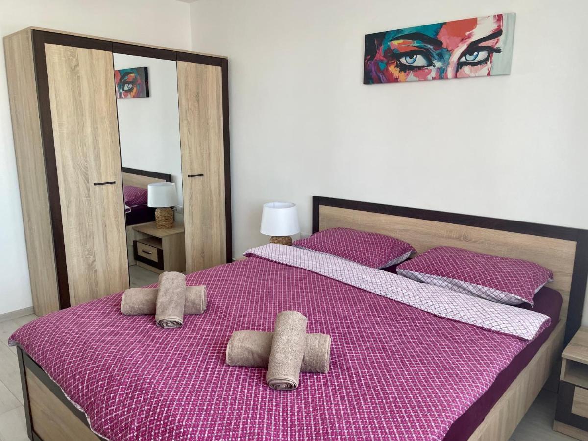 Elite Apartment Targoviste Eksteriør bilde