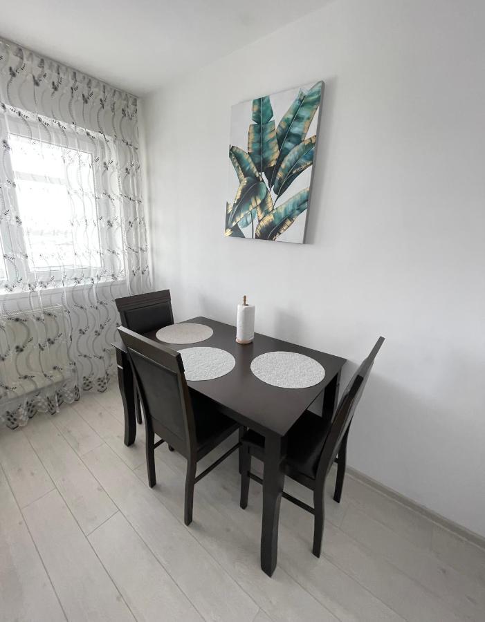 Elite Apartment Targoviste Eksteriør bilde