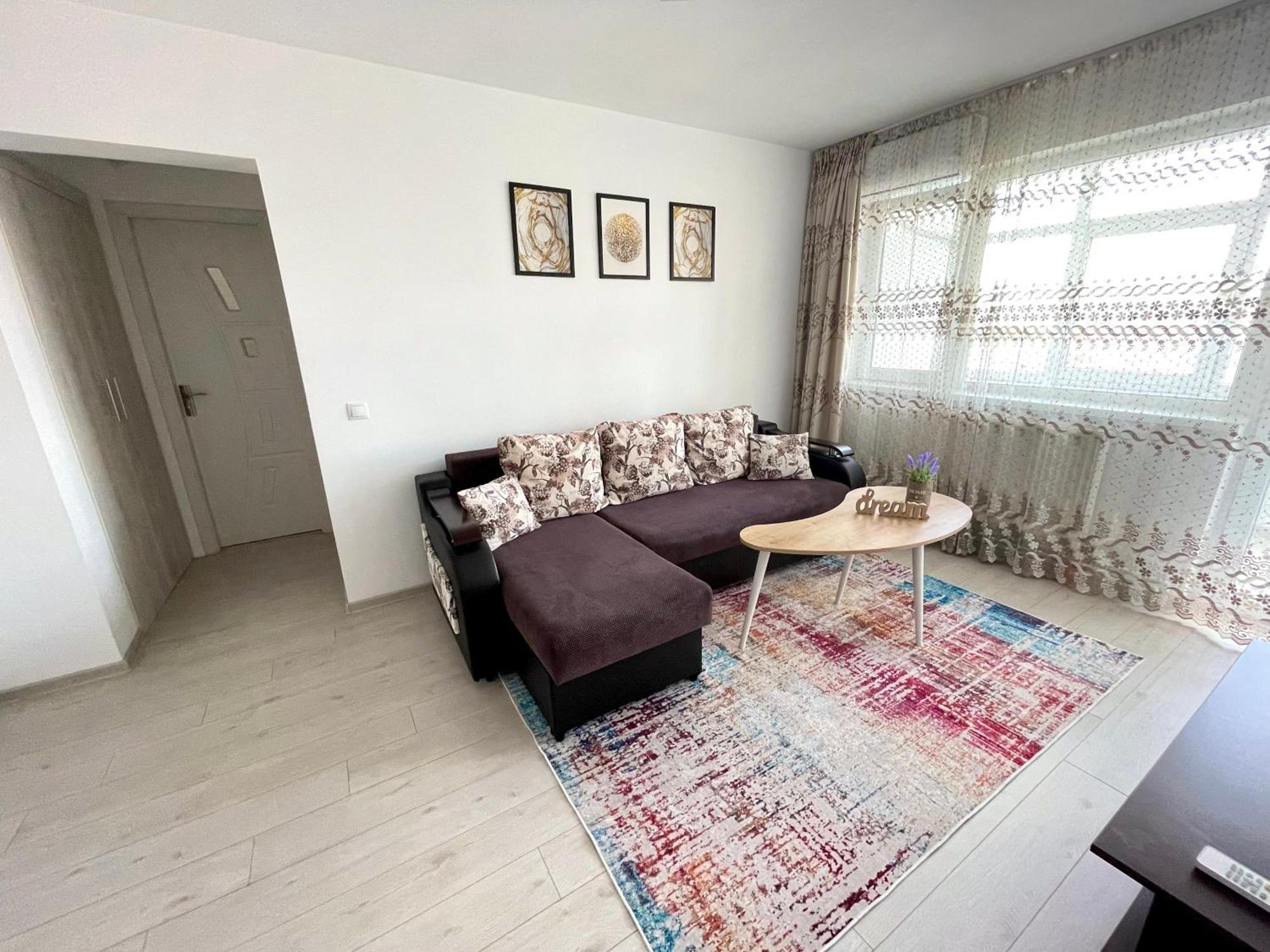 Elite Apartment Targoviste Eksteriør bilde